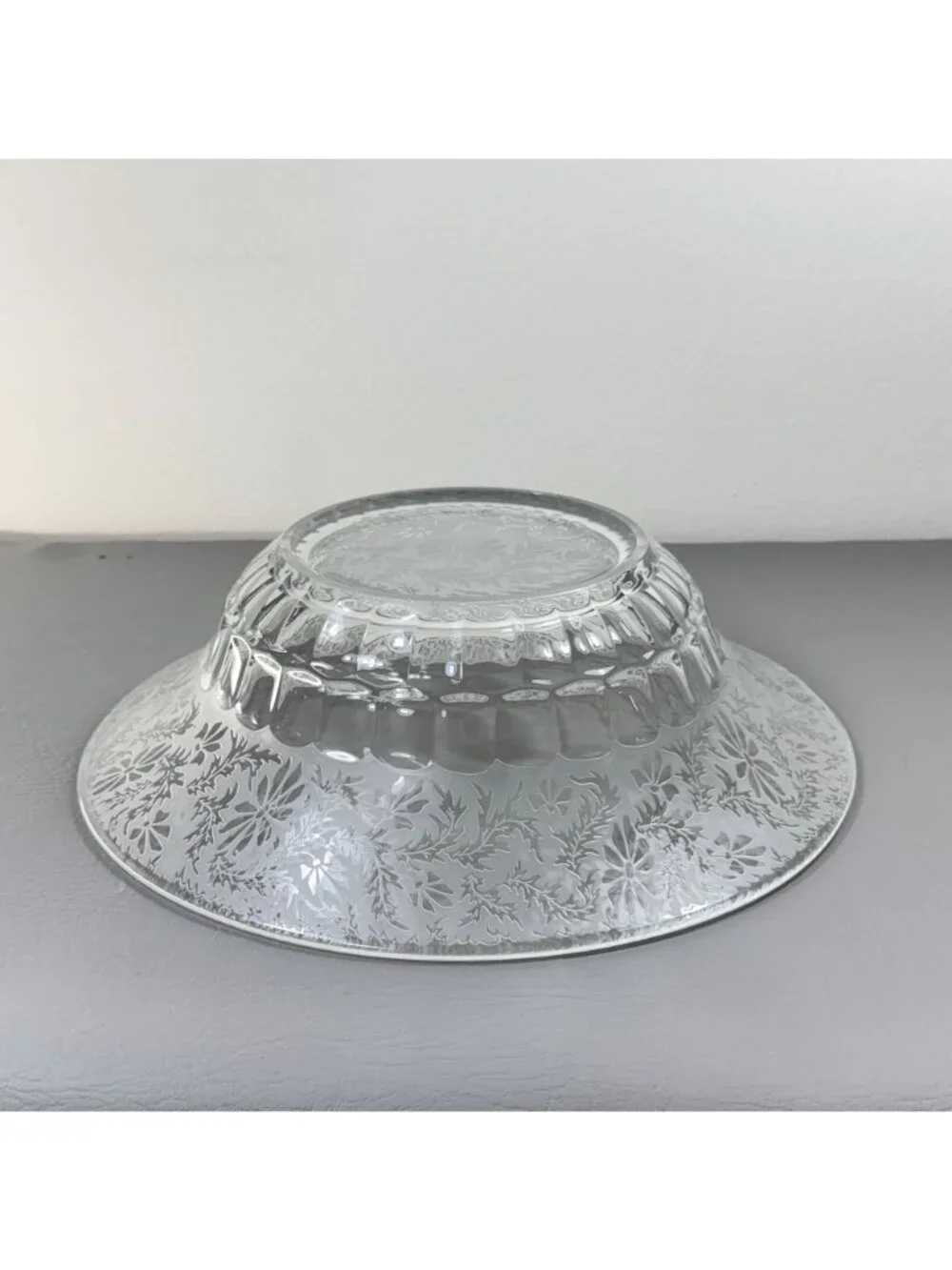 Vintage Etched Glass Serving Bowl Frosted Floral Daisy Wreath Retro